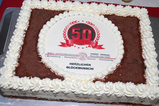 Kuchen zum 50. Jubiläum